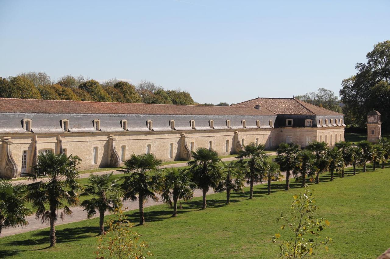 Les Demoiselles De Rochefort Villa Bagian luar foto